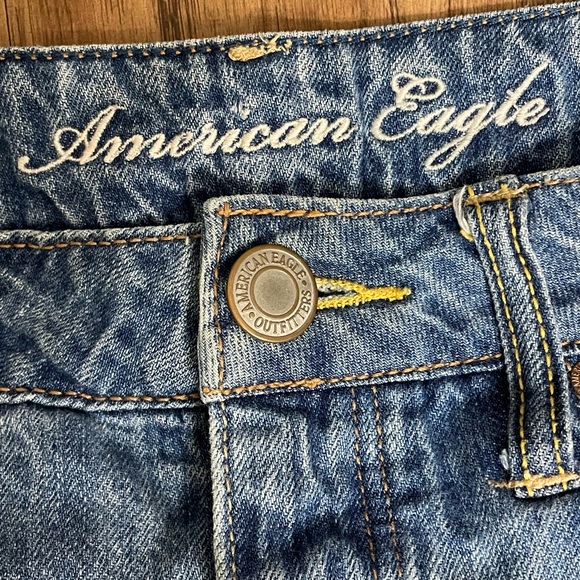AMERICAN EAGLE Level Curvy High-Waisted Denim Short - Picture 5 of 8